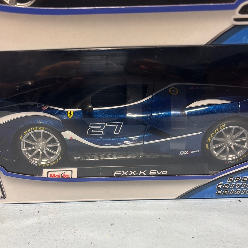 Maisto Blue FXX-K Evo Toy Car